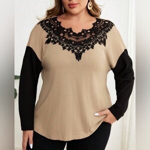 EMERY ROSE 🌹 NWT Color Block, Lace Trim Raglan Sleeve Top